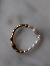Load image into Gallery viewer, Pearly Ring
