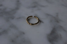 Load image into Gallery viewer, Dainty Rhinestone Ring
