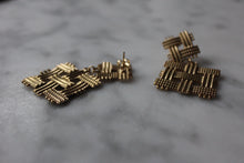 Load image into Gallery viewer, Weave drop earrings
