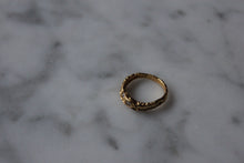 Load image into Gallery viewer, Irregular Rhinestone Ring
