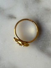 Load image into Gallery viewer, Dainty Vintage Stone Ring

