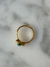 Load image into Gallery viewer, Green Stone Vintage Ring
