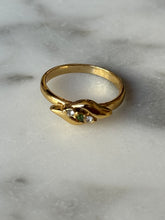 Load image into Gallery viewer, Dainty Vintage Stone Ring
