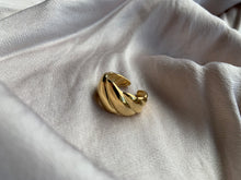 Load image into Gallery viewer, Croissant Ring
