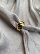 Load image into Gallery viewer, Croissant Ring
