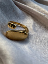 Load image into Gallery viewer, Irregular Ring
