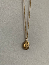 Load image into Gallery viewer, Rose Pendant Necklace
