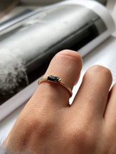 Load image into Gallery viewer, Black Gem Ring
