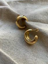 Load image into Gallery viewer, Chunky Hoops
