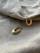 Load image into Gallery viewer, U-Shaped Hoops
