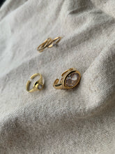 Load image into Gallery viewer, Dazzle Ring
