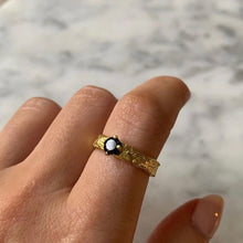 Load image into Gallery viewer, Classic Solitaire Ring
