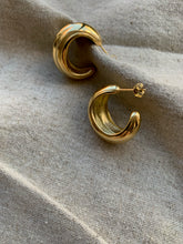 Load image into Gallery viewer, Chunky Hoops
