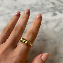 Load image into Gallery viewer, Twist Band Ring
