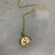 Load image into Gallery viewer, Medallion Necklace
