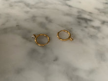 Load image into Gallery viewer, Solitaire Hoops
