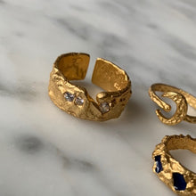 Load image into Gallery viewer, Textured Cluster Ring
