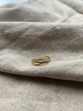 Load image into Gallery viewer, Criss Cross Ring

