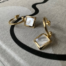 Load image into Gallery viewer, Shell Hoops
