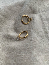 Load image into Gallery viewer, Solitaire Hoops

