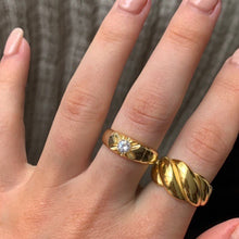 Load image into Gallery viewer, Rhinestone Ring
