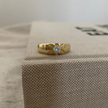 Load image into Gallery viewer, Rhinestone Ring
