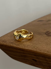 Load image into Gallery viewer, Abstract Stone Ring
