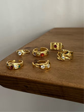 Load image into Gallery viewer, Abstract Stone Ring
