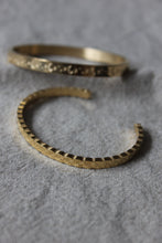 Load image into Gallery viewer, Criss Cross Bangle
