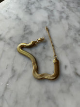 Load image into Gallery viewer, Fish Bone Link Bracelet

