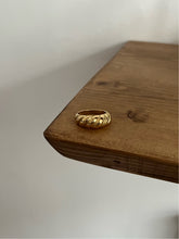 Load image into Gallery viewer, Smooth Croissant Ring
