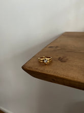 Load image into Gallery viewer, Flower Ring

