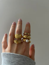 Load image into Gallery viewer, Amalfi Ring
