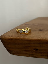Load image into Gallery viewer, Abstract Stone Ring

