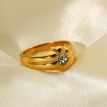 Load image into Gallery viewer, Flower Ring
