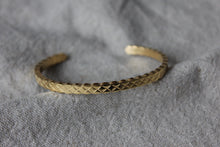 Load image into Gallery viewer, Criss Cross Bangle
