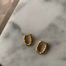 Load image into Gallery viewer, Textured Oval Huggies
