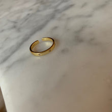 Load image into Gallery viewer, Rhinestone Ring
