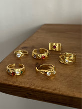 Load image into Gallery viewer, Abstract Stone Ring
