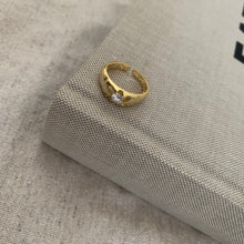 Load image into Gallery viewer, Rhinestone Ring
